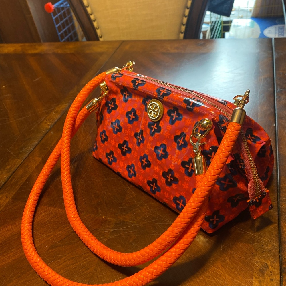 Tory Burch Red-Orange Floral Crossbody Wristlet with Navy Accents - Picture 13 of 16